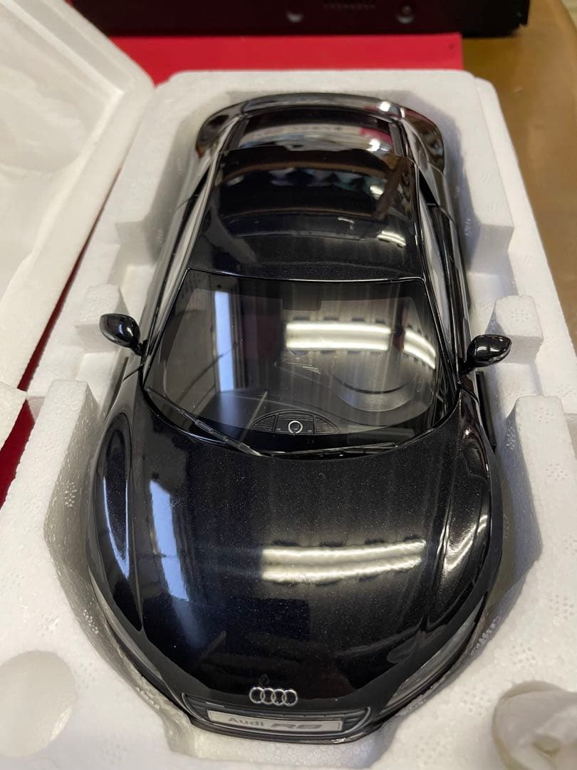 京商　Audi R8