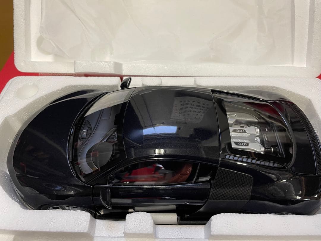 京商　Audi R8