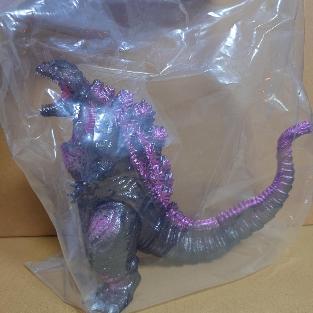 one up. シン・ゴジラ 覚醒 クリアブラック成形