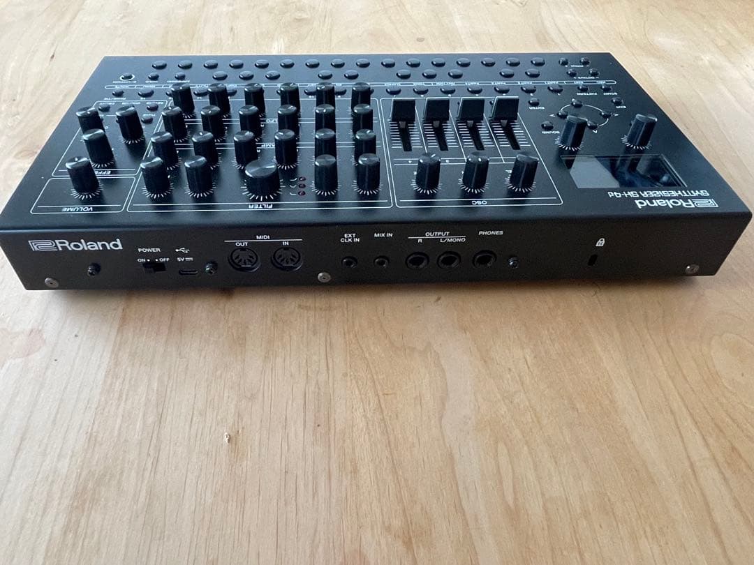 Roland シンセサイザー SH-4d (最終値下げ)