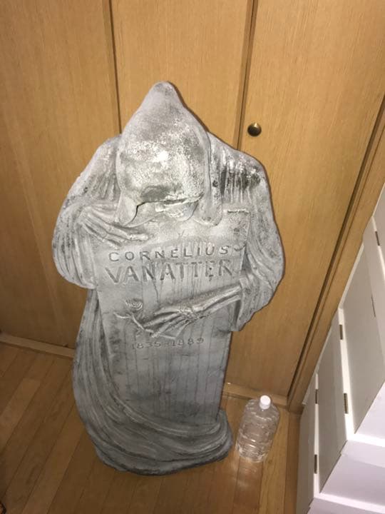 ハロウィン　コーネリアス墓石