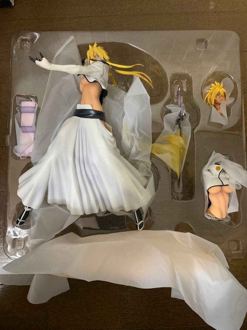 ぴ*様 BLEACH ティア・ハリベル フィギュア