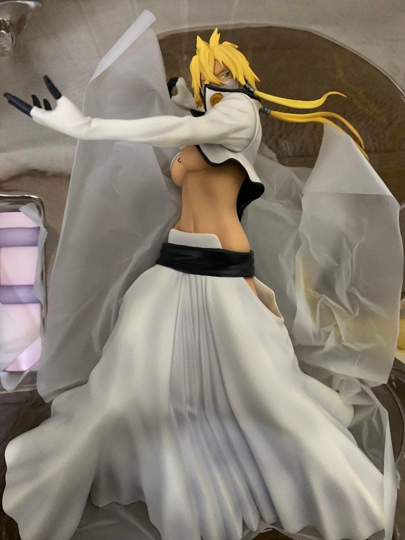 ぴ*様 BLEACH ティア・ハリベル フィギュア