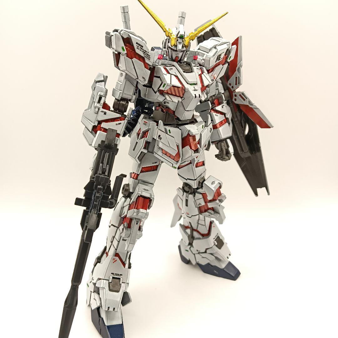 HGユニコーンガンダム、チタニウムフィニッシュ風全塗装完成品