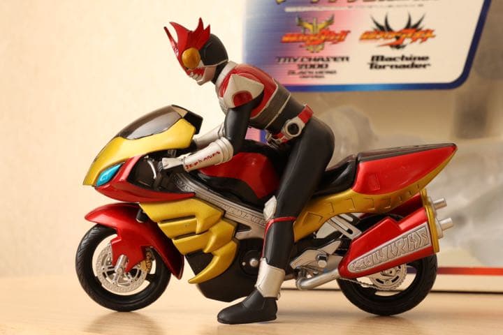アギト　シャイニングフォーム　マシントルネイダー　クウガアルティメットフォーム