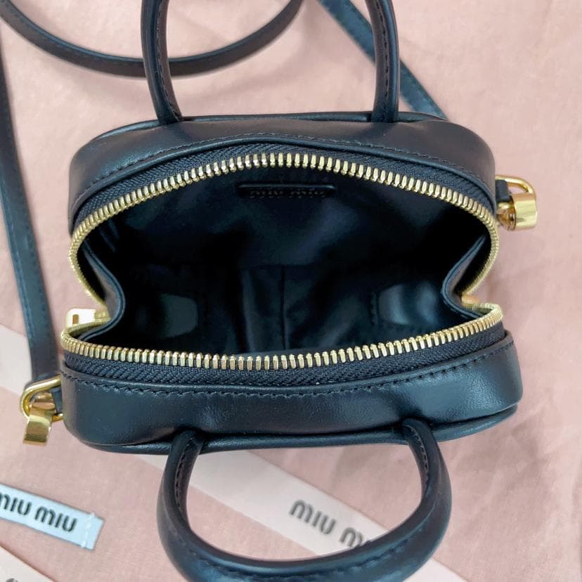 即購入OK！miu miu 黒 レザー ショルダーバッグ