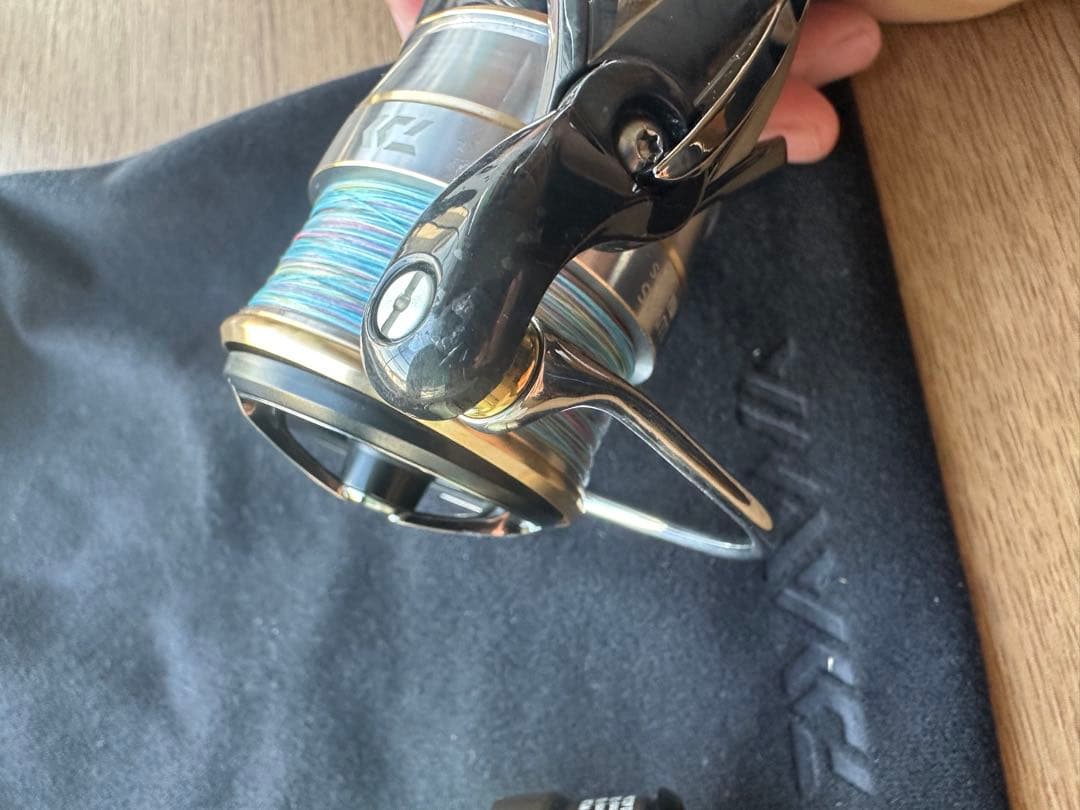 お買い得　DAIWA LUVIAS FC LT2500S-XH スピニングリール
