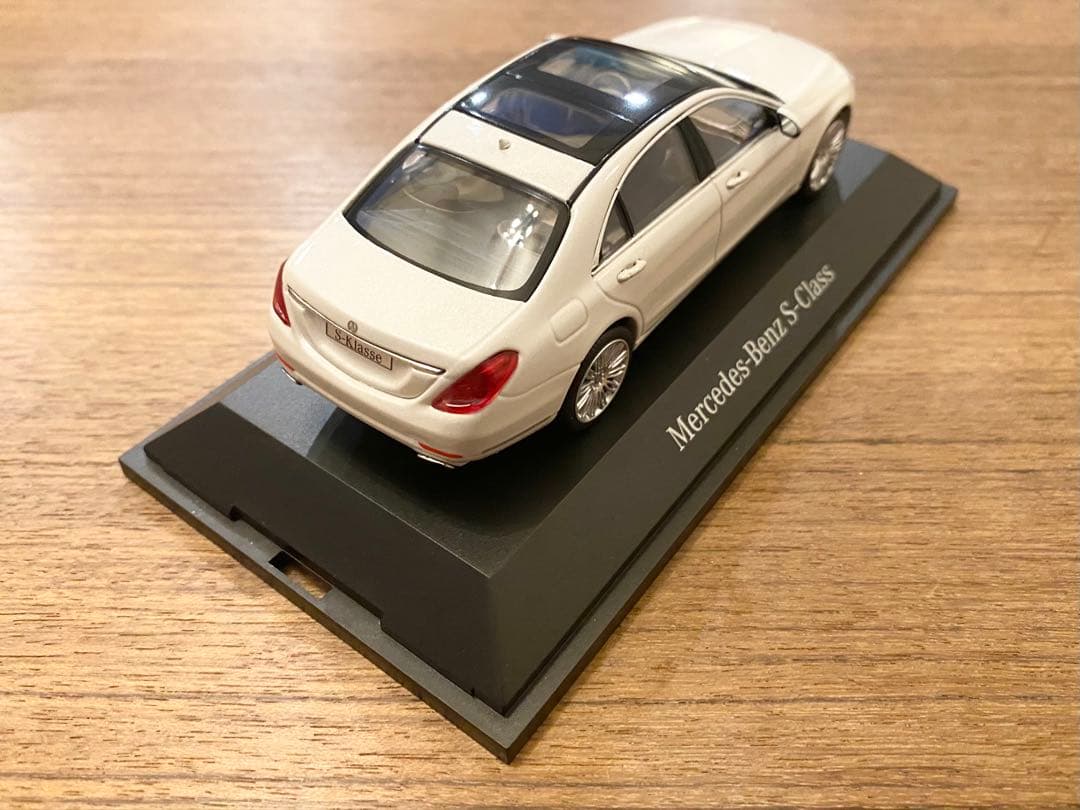 中古品 1/43 メルセデスベンツ純正 シュコー メルセデスベンツ Sクラス 白