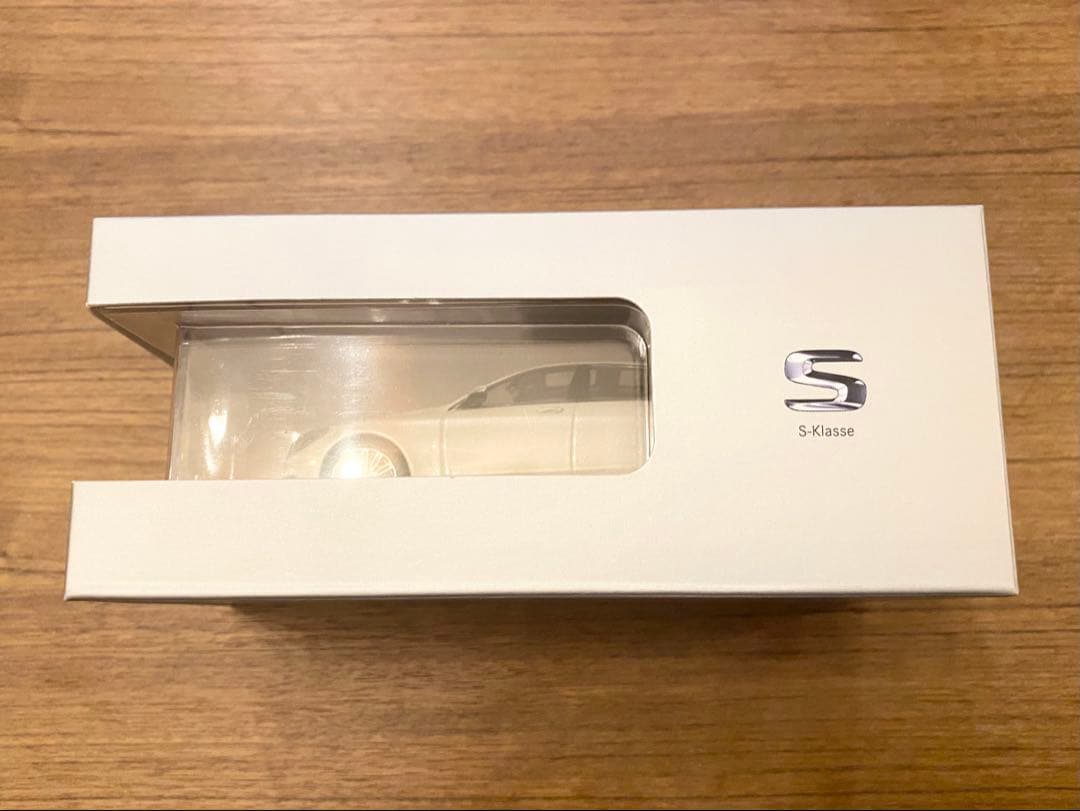 中古品 1/43 メルセデスベンツ純正 シュコー メルセデスベンツ Sクラス 白