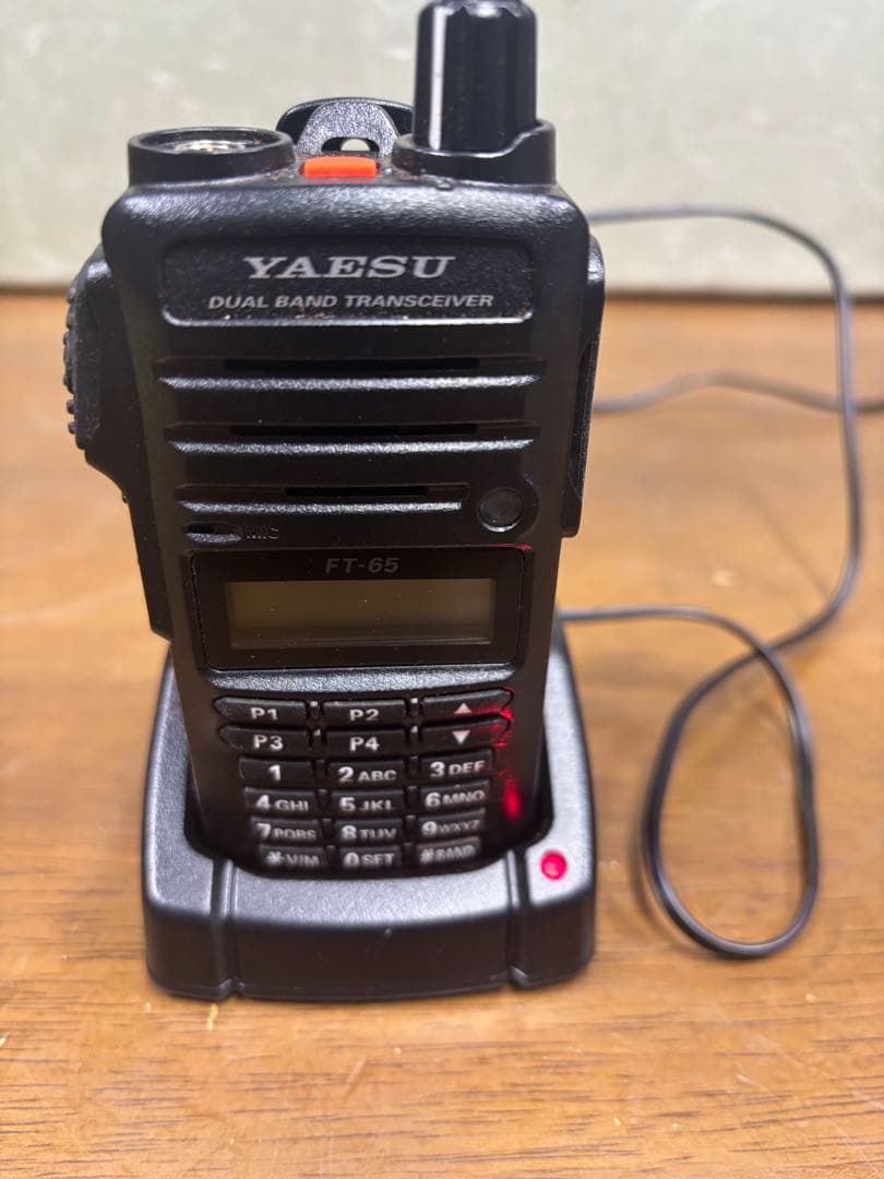 YAESU ヤエス　FT-65 デュアルバンドFMトランシーバー