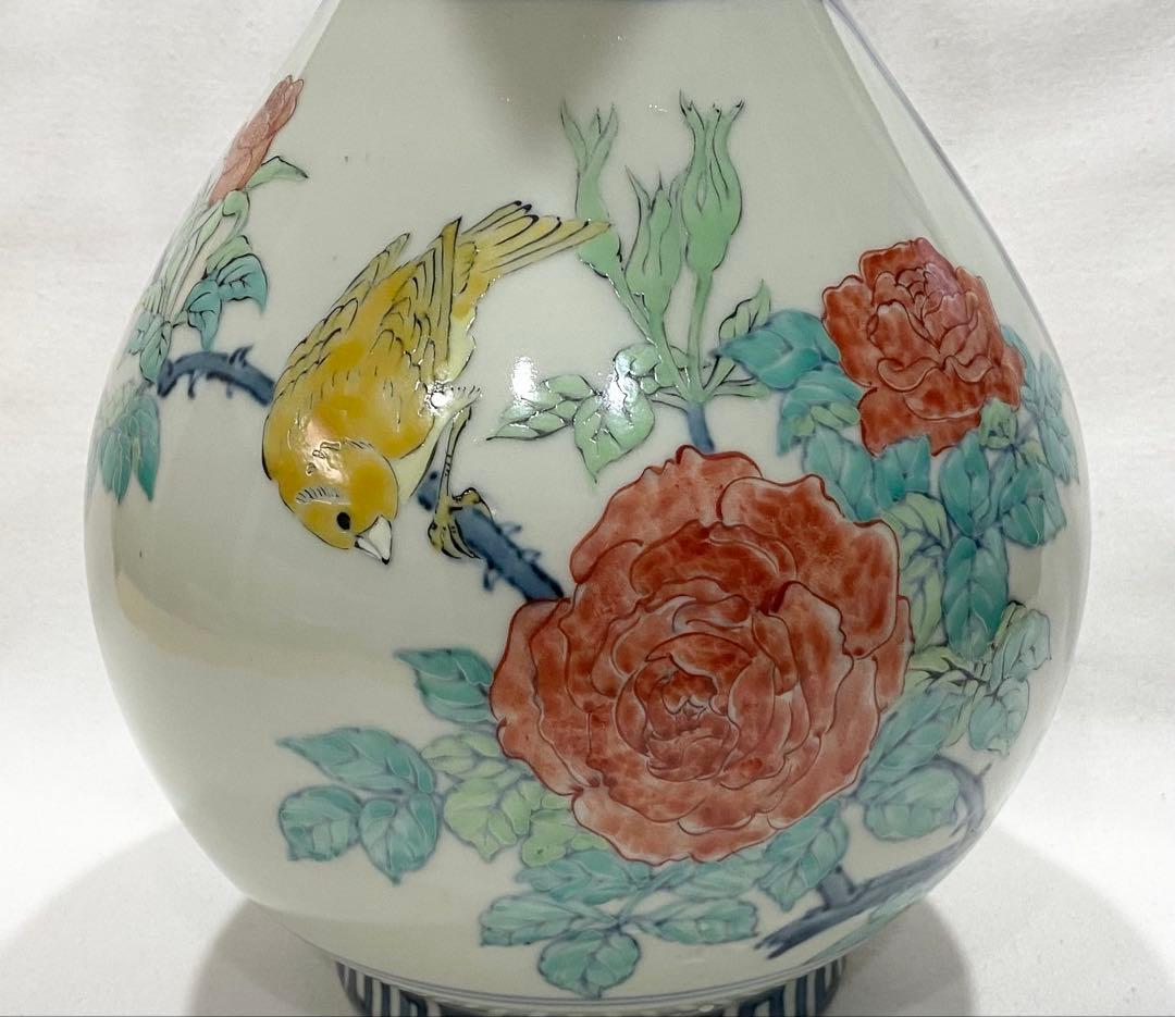 5代　佐藤走波 の豪華で重厚な　\"色絵花鳥文花瓶\"