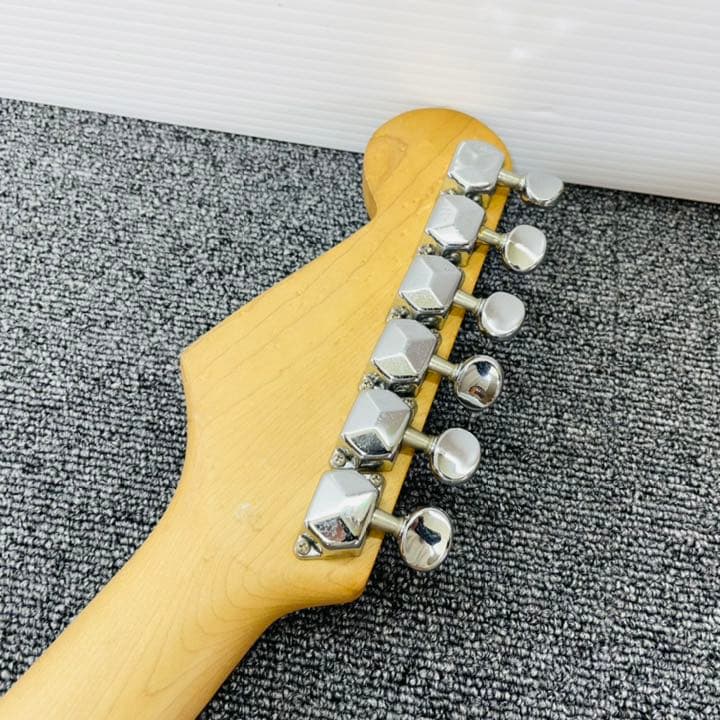 SQUIER FENDER コラボ　エレキギター　ストラトキャスター