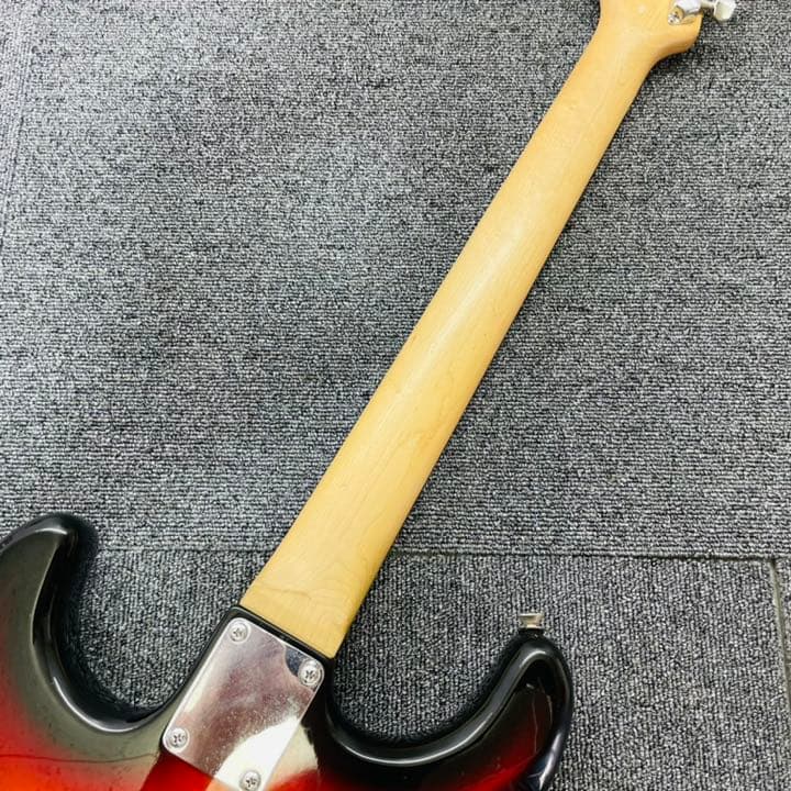 SQUIER FENDER コラボ　エレキギター　ストラトキャスター