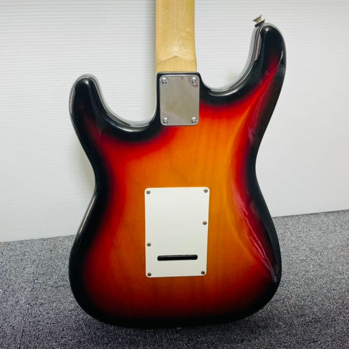 SQUIER FENDER コラボ　エレキギター　ストラトキャスター