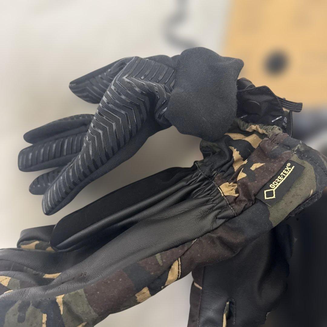 Burton GORE-TEX 迷彩グローブ