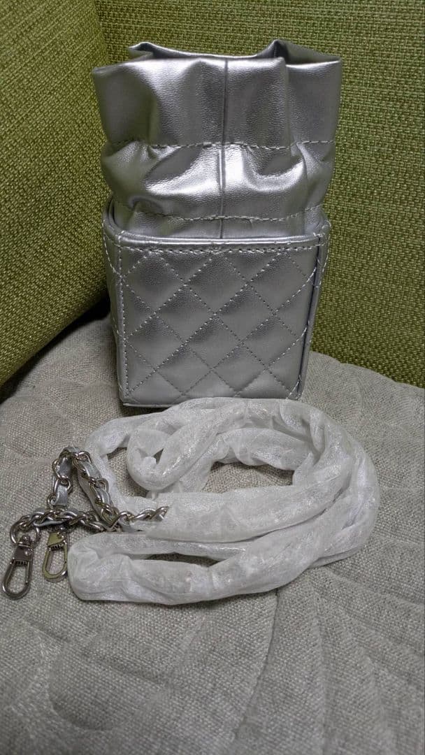 お値下げ♡新品未使用！CHANELノベルティキルティングミニバニティー