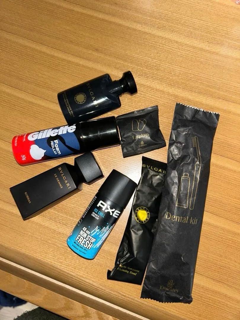 Emirates航空 ファーストクラス トラベルセットBVLGARI 香水3個付