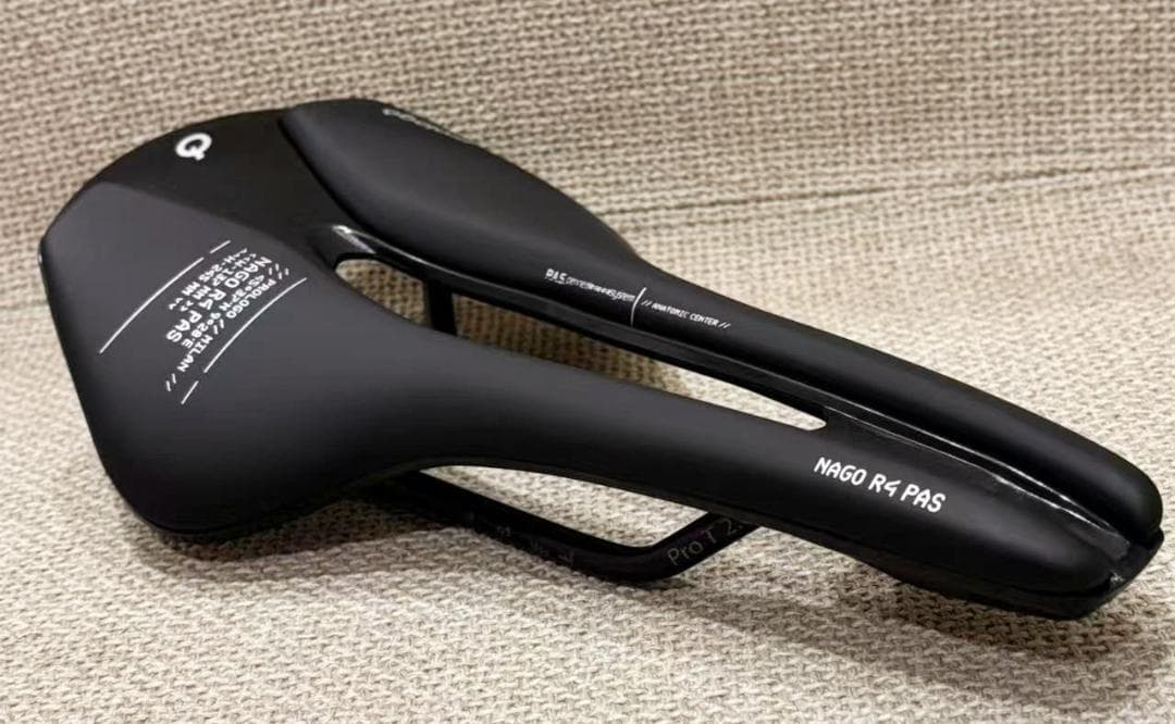 Prologo NAGO R4 PAS サドル