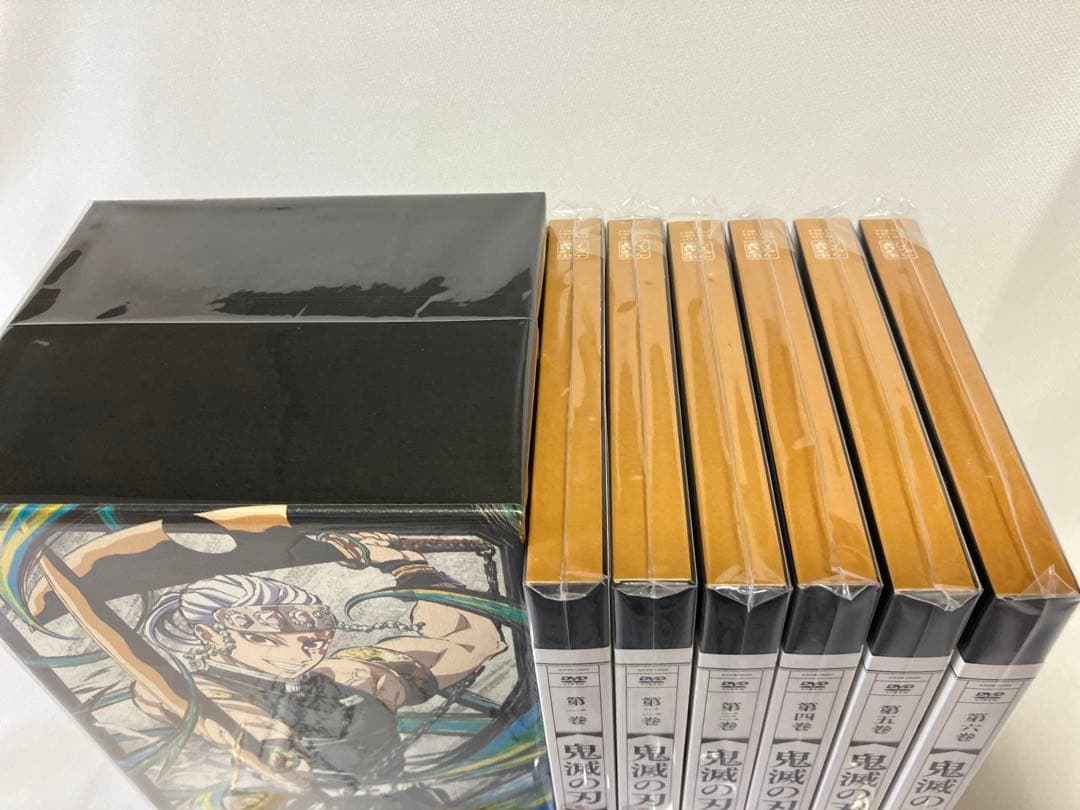未開封　鬼滅の刃 遊郭編 DVD BOX〈完全生産限定版〉全巻　色紙付き
