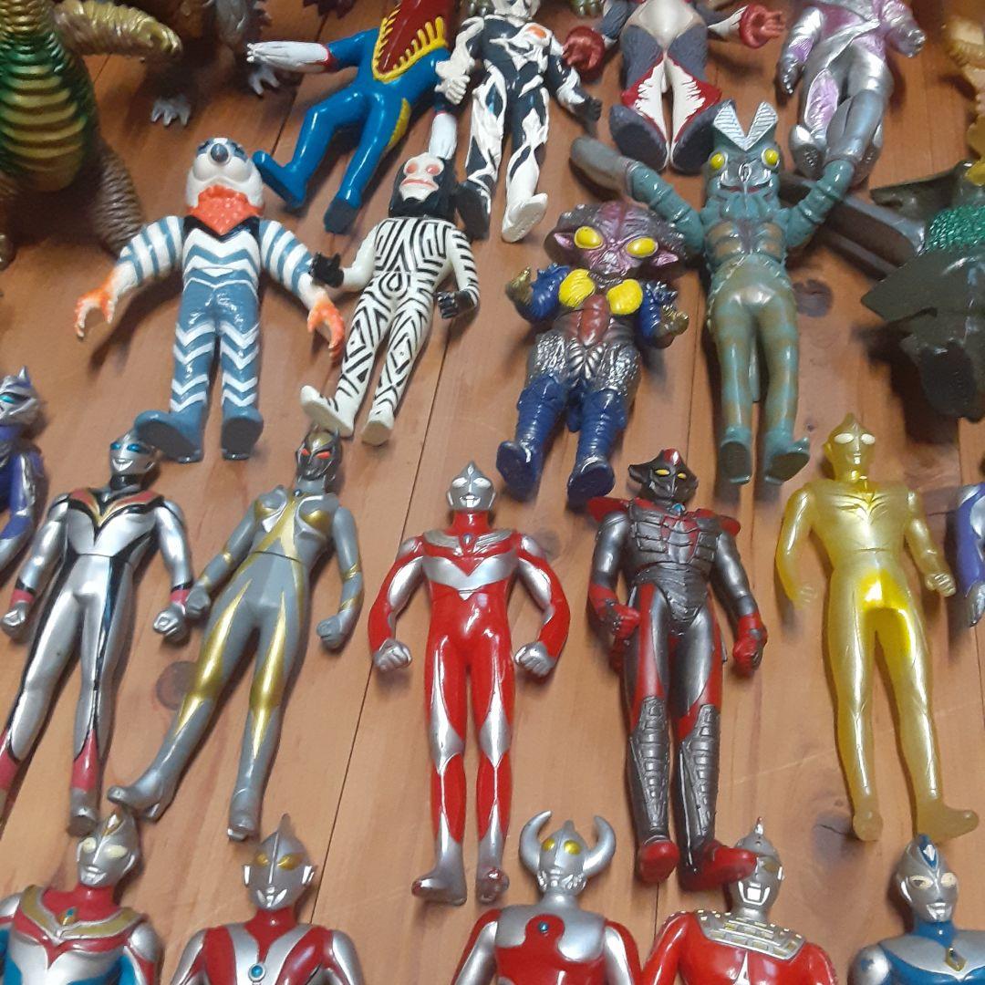 ウルトラマンフィギュアと怪獣フィギュアセット