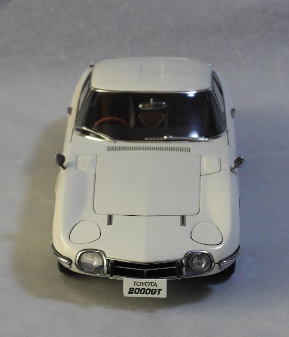 ミニカー AUTOart TOYOTA 2000GT 1/18