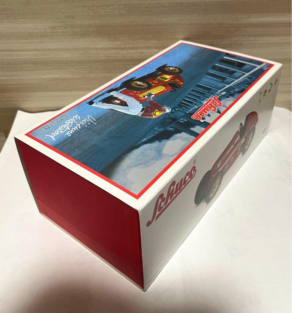 Vivienne Westwood コラボ　Schuco ミニカー　レッド