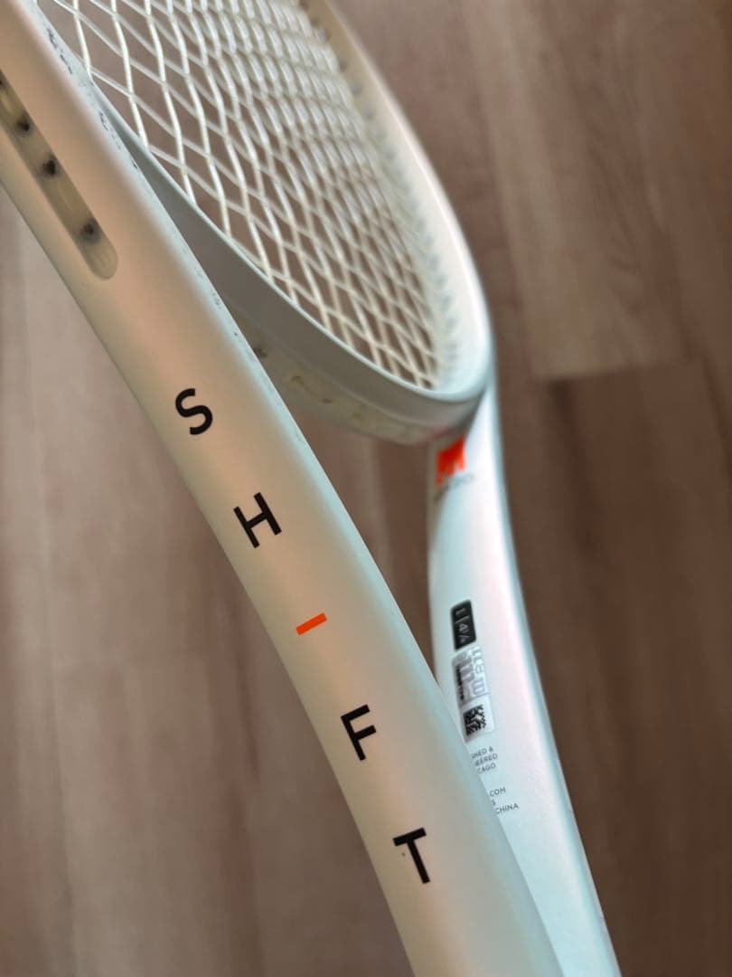 ウィルソン　SHIFT テニスラケット 285g