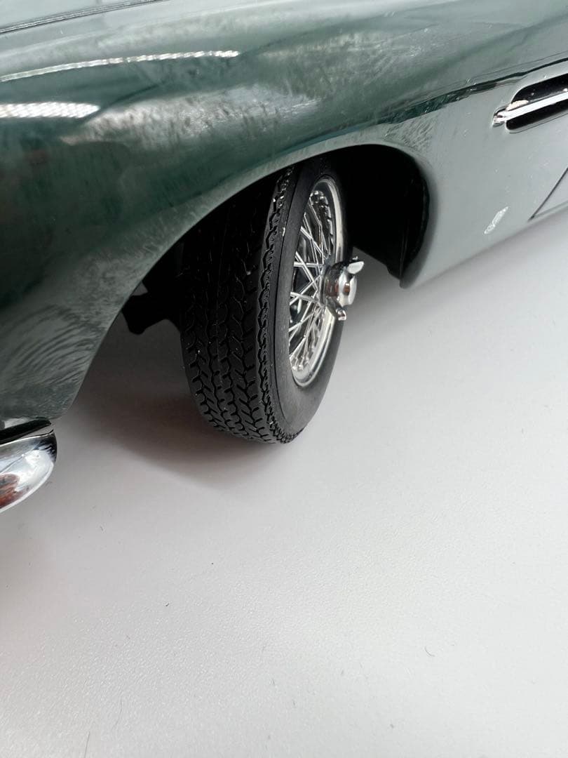 No486ジャンクミニカー1/18箱なしAston Martin DB5