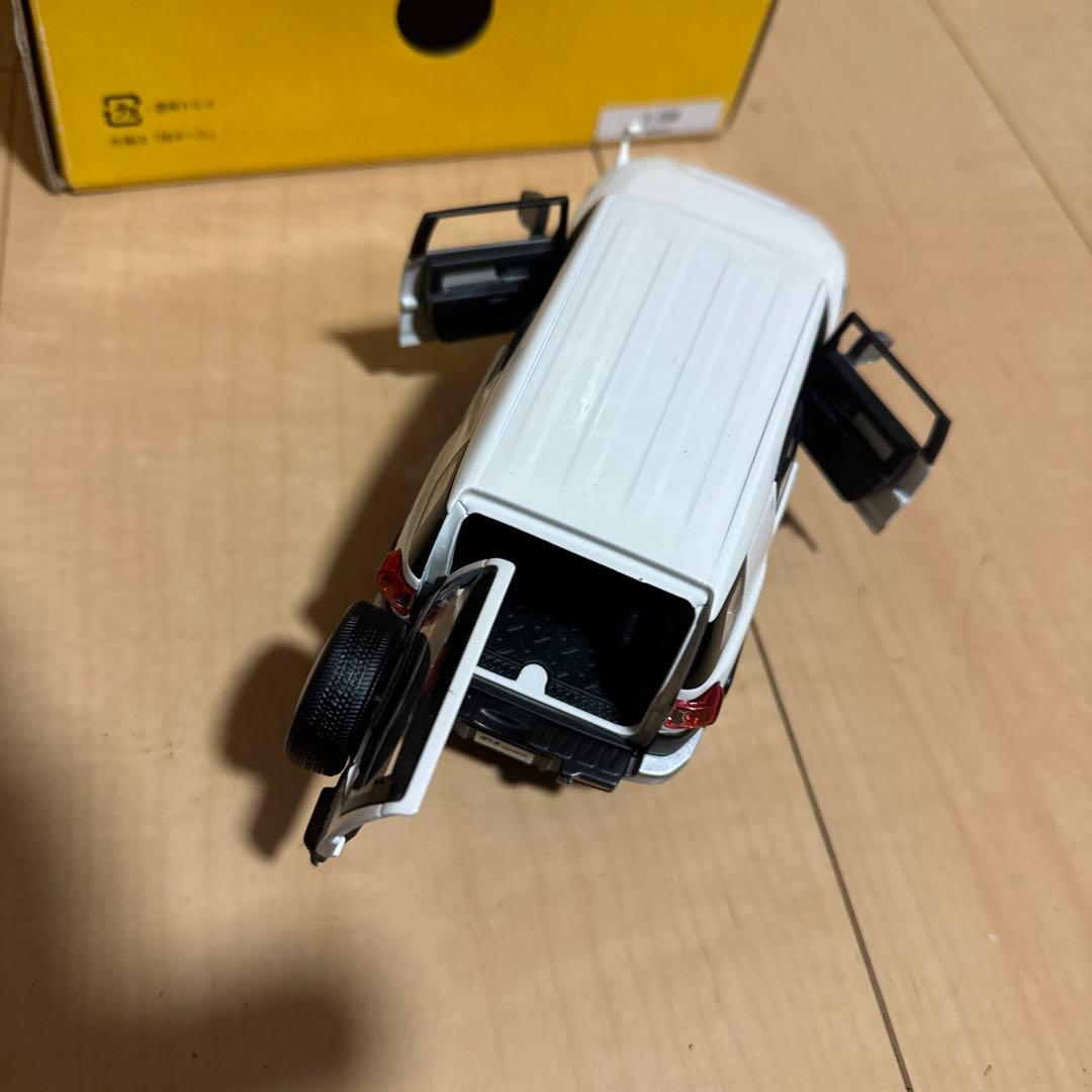 トヨタ　FJクルーザー　カラー　サンプル　ミニカー　ホワイト　新品