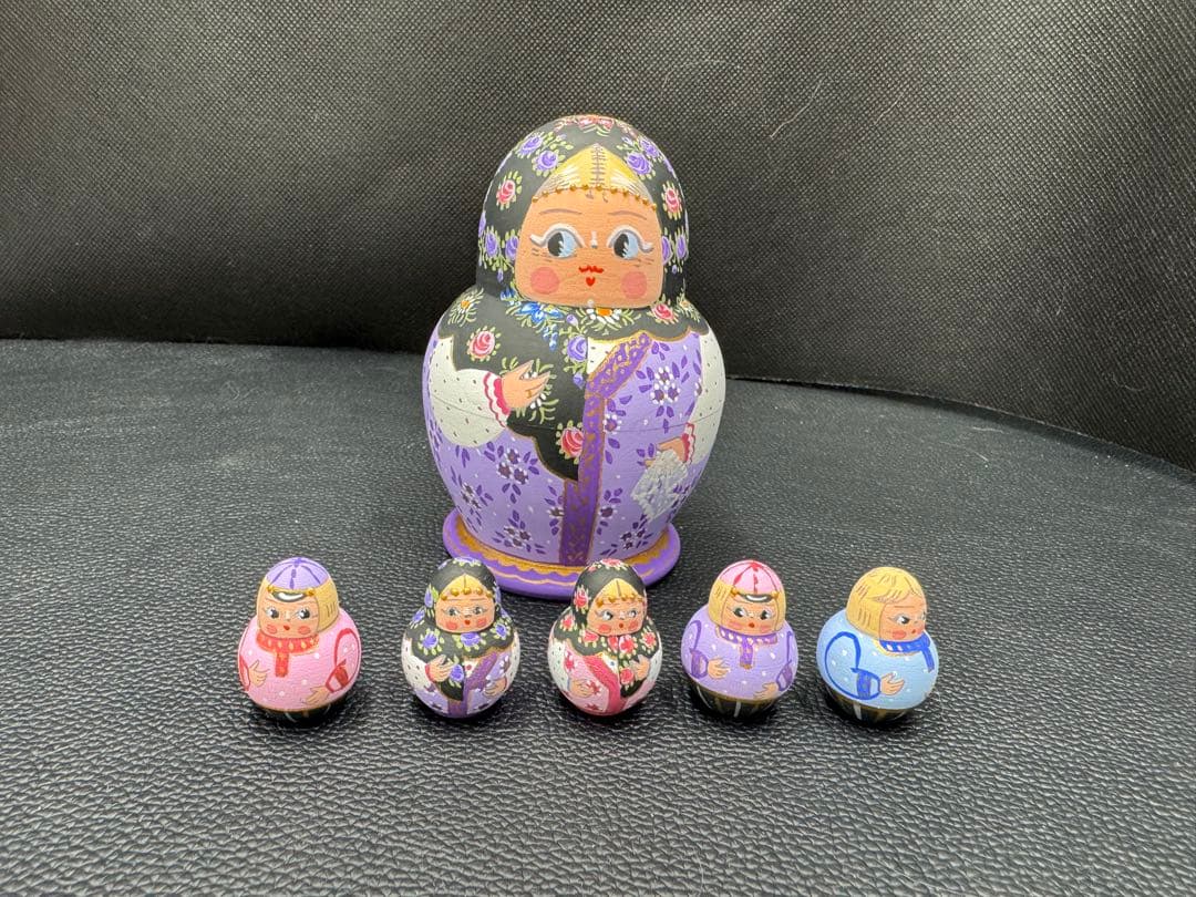 セール❗️ロシア　オリガ　ミッチィナ、マトリョーシカ。やや小さなタイプ。紫ボディ。
