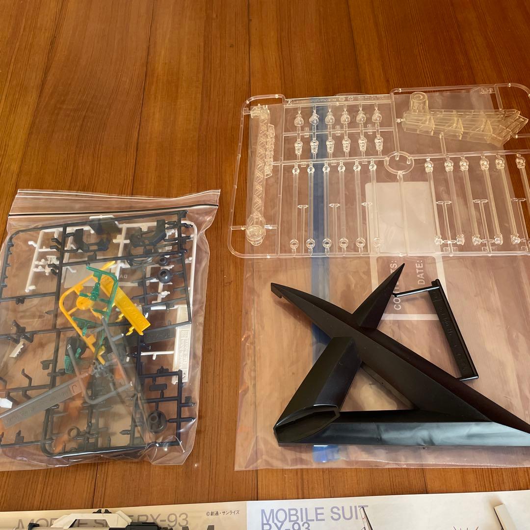 MG Ver.Ka νガンダム完成品＆フルアーマーユニコーン制作途中 デカール有