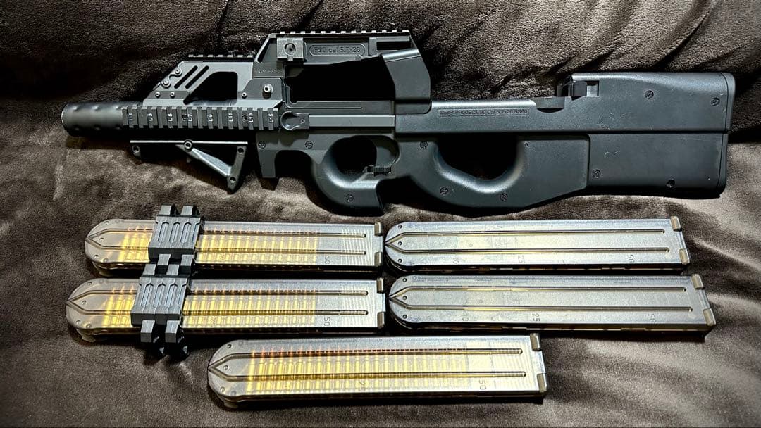 東京マルイ P90 TR カスタム レイルハンドガード アームドマグクリップ 等