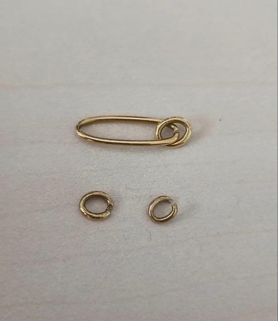 18金 K18 破片 コマ 0.7g