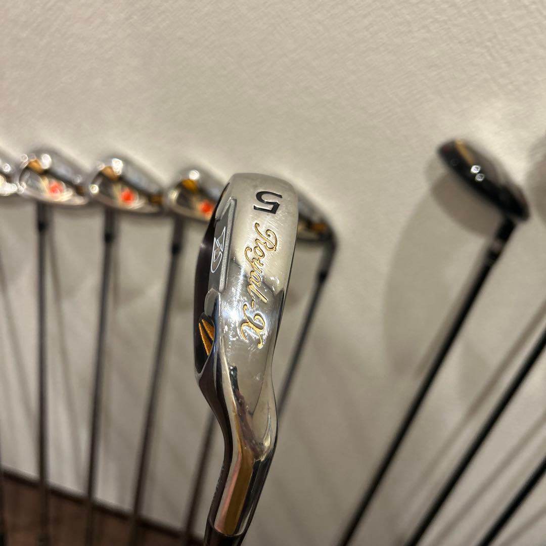 美品DAIWA13本アドバイザー　ロイヤルX　メンズ R ゴルフセット