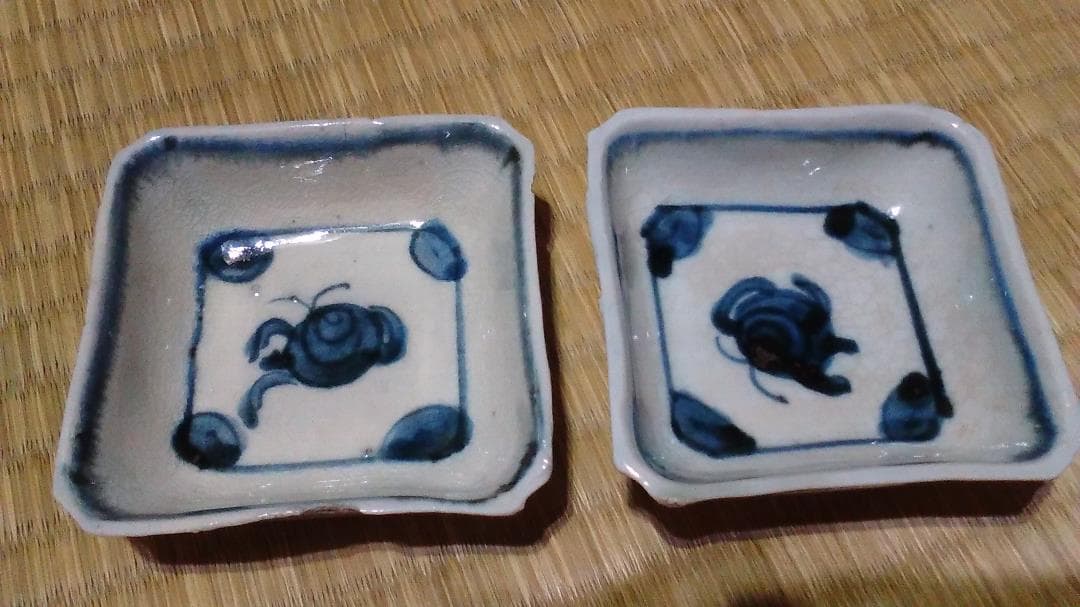 珍図！ヤドカリ　染付　入隅　四方豆皿・平盃（一対）