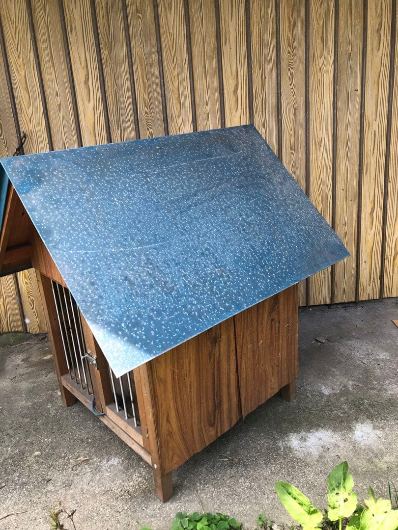 木製屋根付き犬小屋 中型犬向け