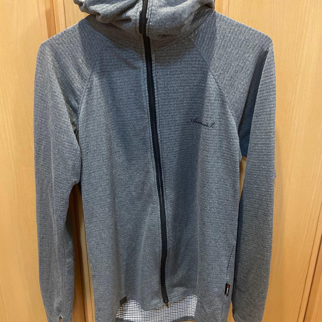 Answer4. パワーグリッドフルジップフーディー