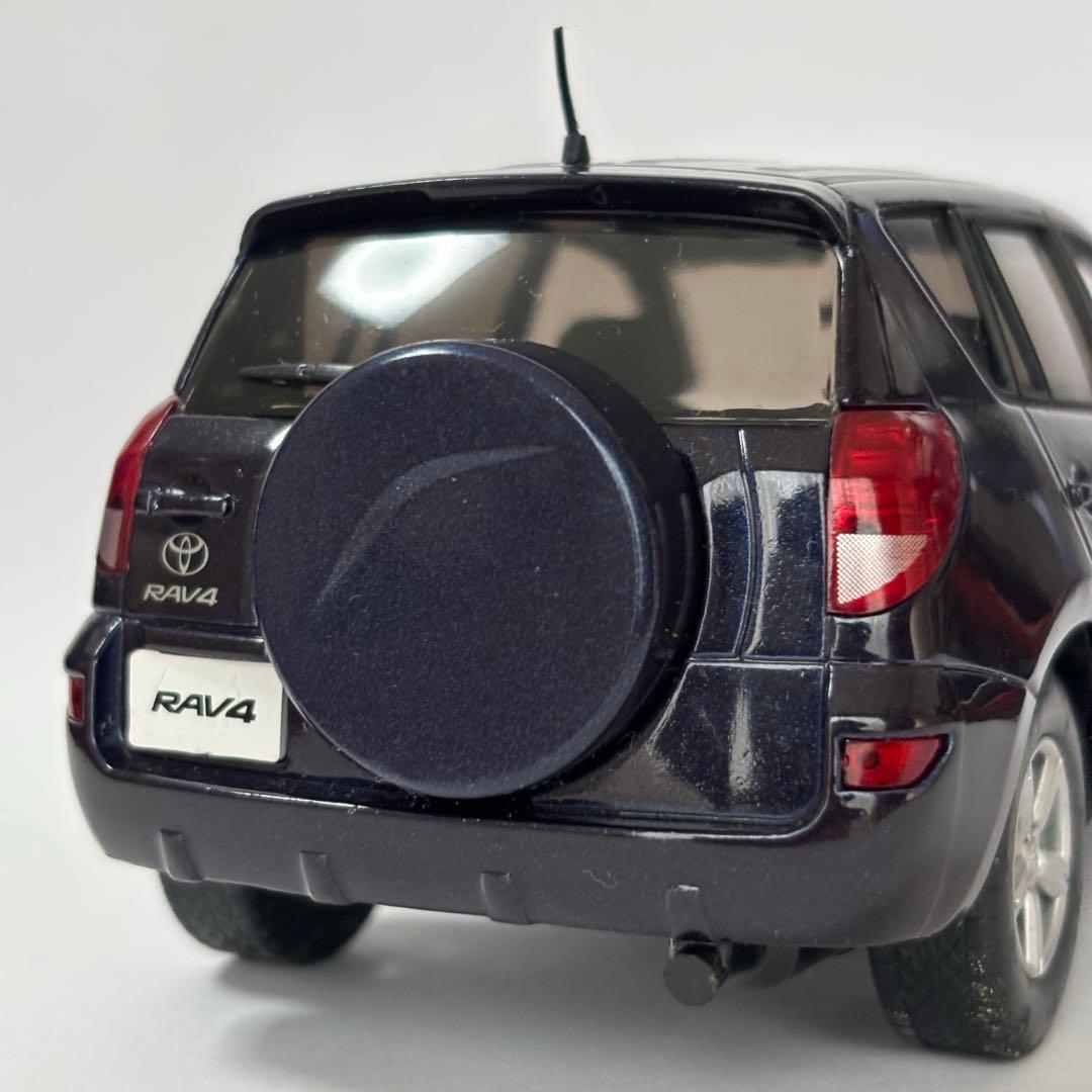 トヨタ RAV4 カラーサンプル 1/24 ダークブルーマイカ　非売品　箱付