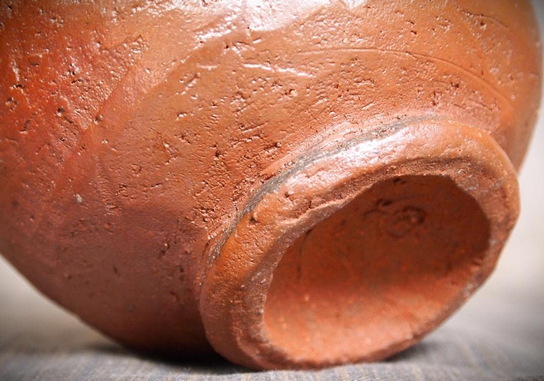 希少作★前嶋　五一郎【義弟：原田拾六】★備前〈手び練り）茶碗★緋色