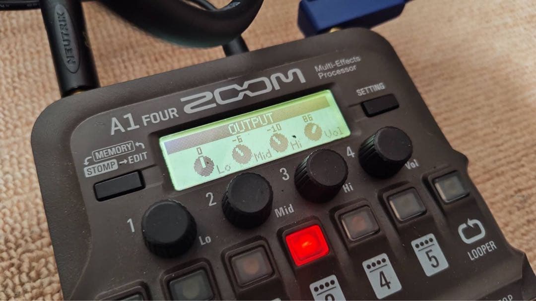 ZOOM A1 FOUR マルチエフェクトプロセッサー