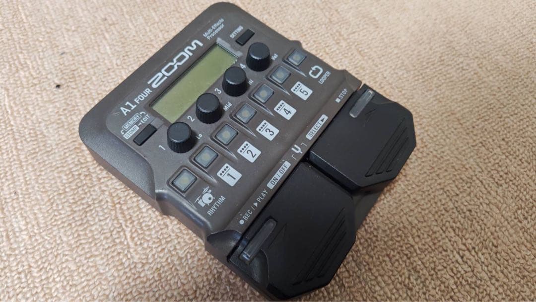 ZOOM A1 FOUR マルチエフェクトプロセッサー