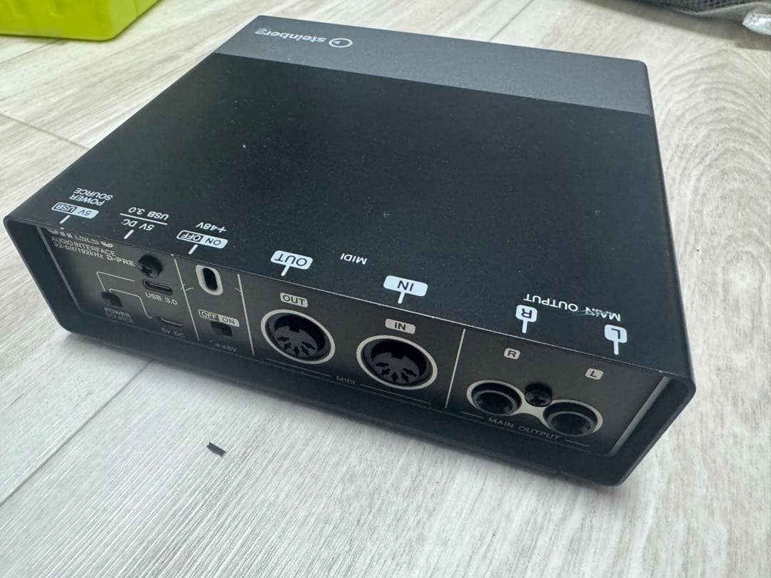 オーディオインターフェイス　ur22c