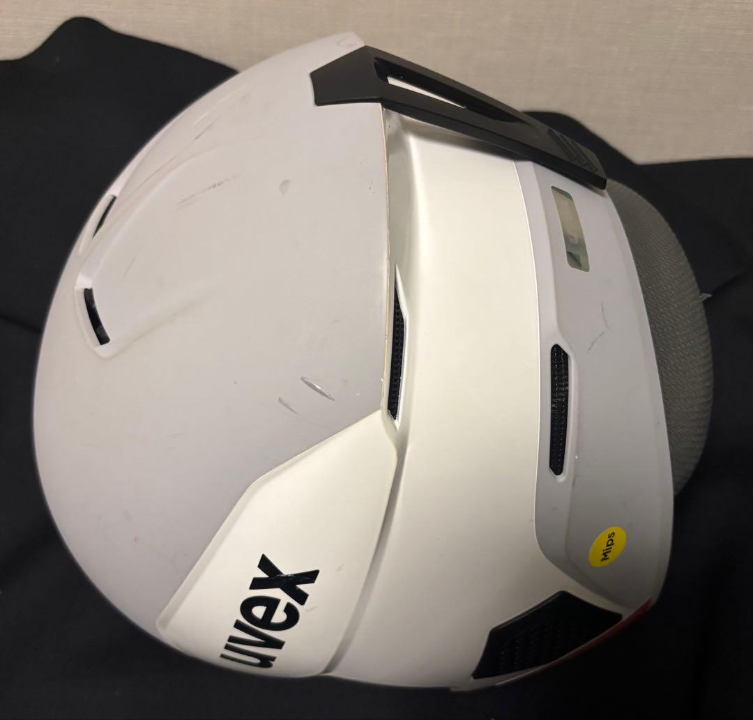 【週末価格】UVEX INVICTUSヘルメット 55-56CM 2023-24
