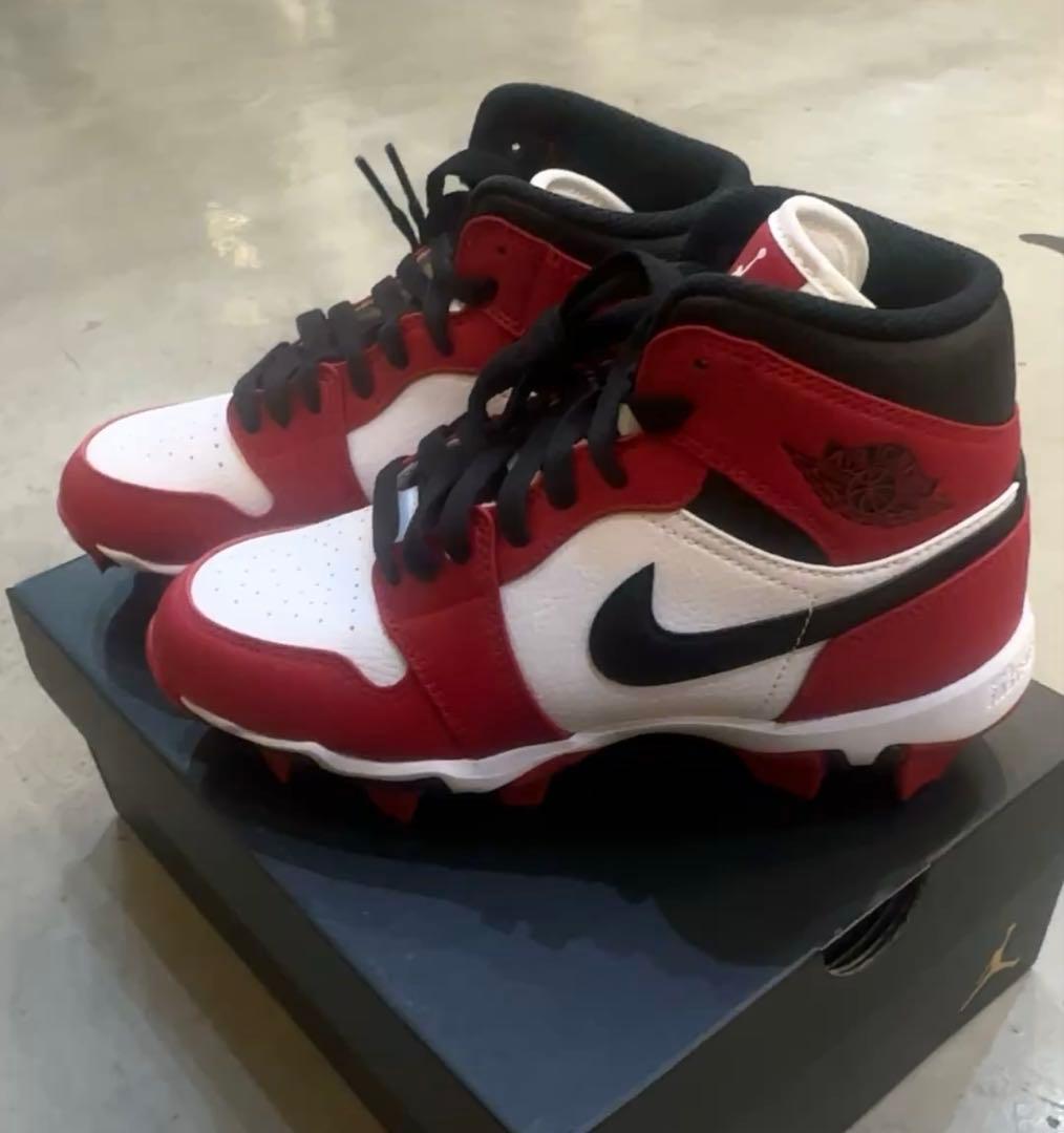 Jordan少年野球スパイク　NIKEシカゴカラー　23.5cm