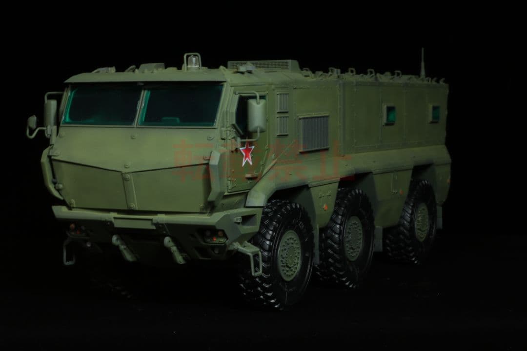 完成品 1/35 ロシア軍 タイフーンK 装甲兵員輸送車 プラモデル タコム