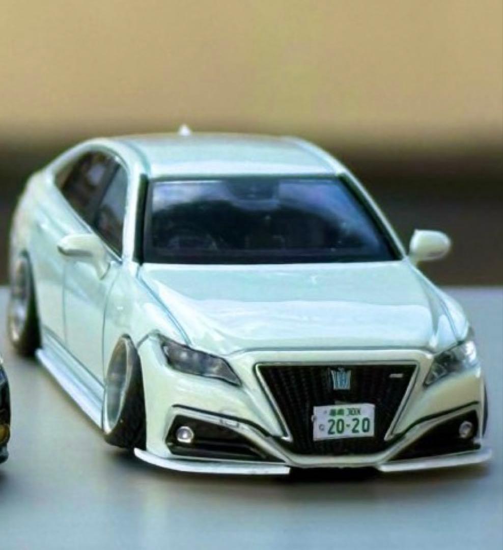 ホビージャパン1/64 220系クラウン 希少ホワイト カスタム
