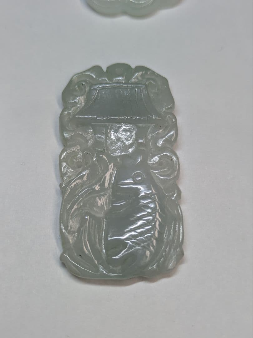 翡翠　ペンダントトップ　骨董　古玩　水晶　お守り　御守り　彫刻　玉石