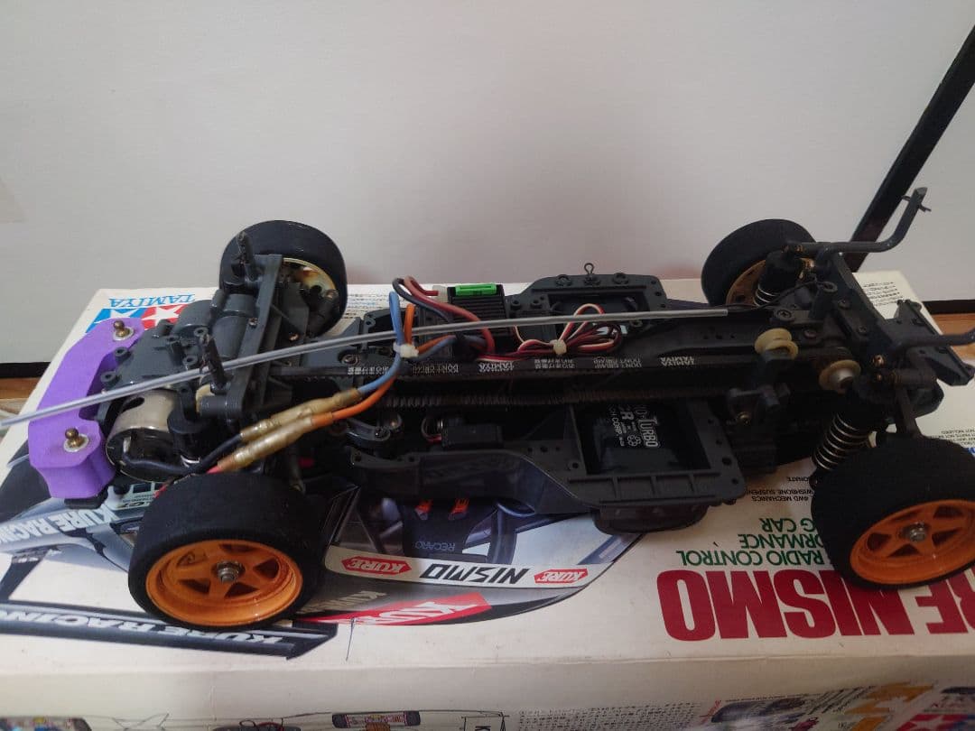 KURE NISMO GT−R電動ラジコンカー　1／10スケール完成品