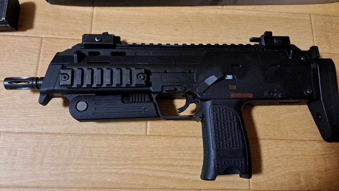東京マルイMP7A1 ガスガン ブラック マガジン3本付き