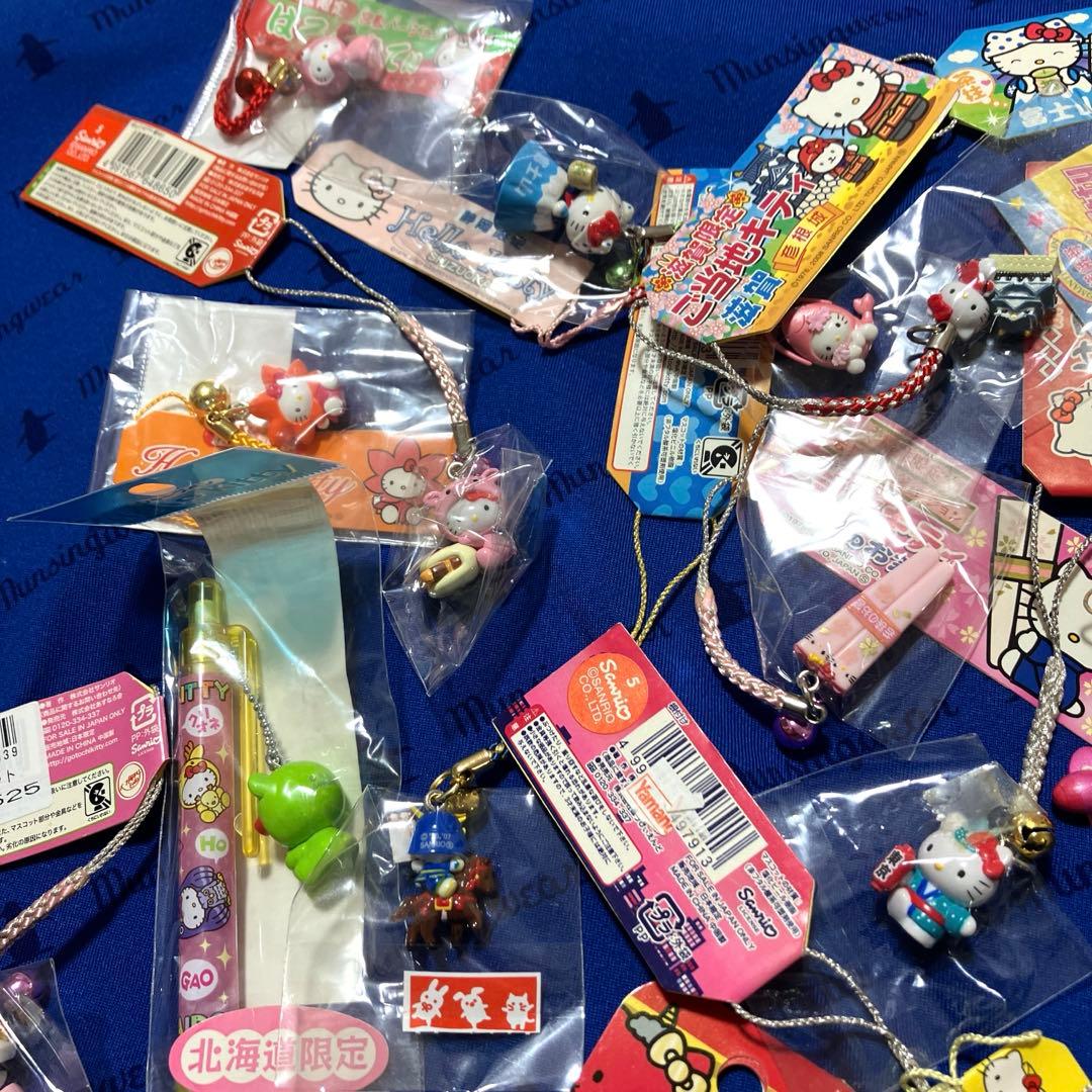 ご当地キティ根付シャーペンなど